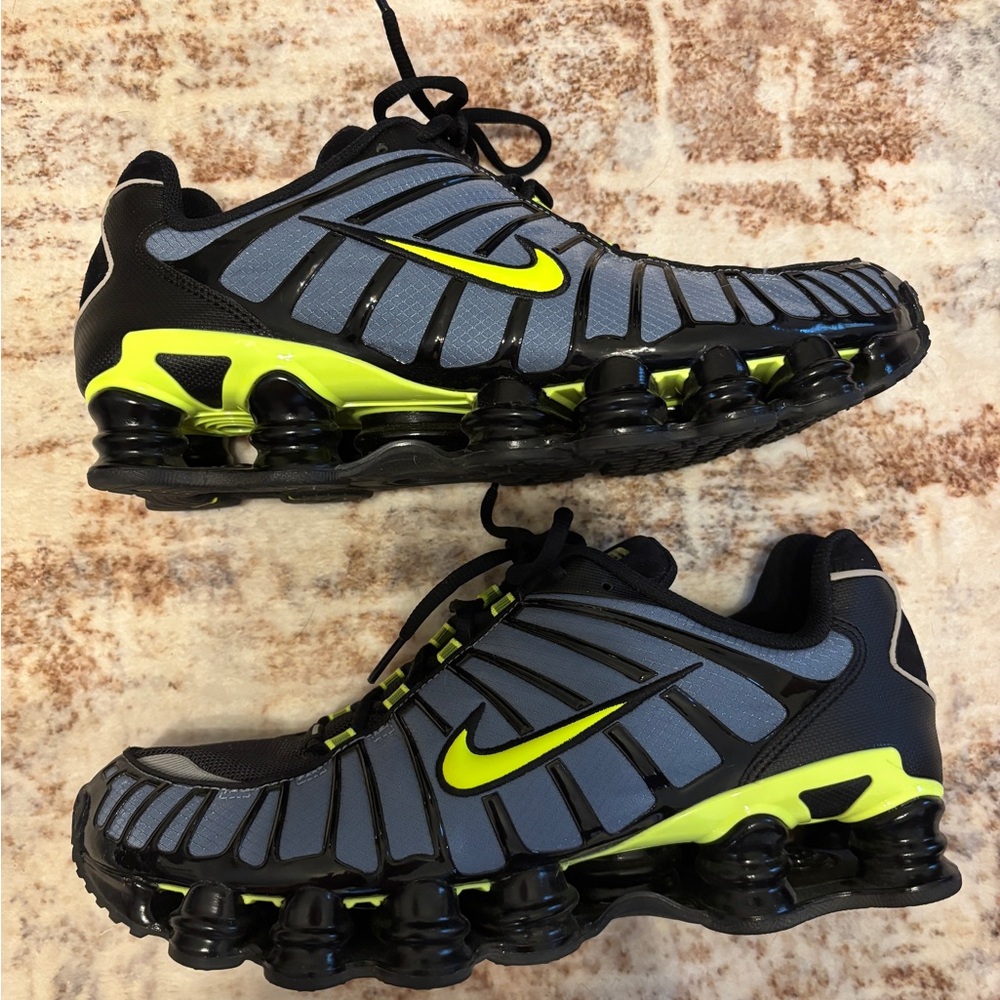 Thunder Storm' CI7692-400 Size 12
WORN TWICE.
